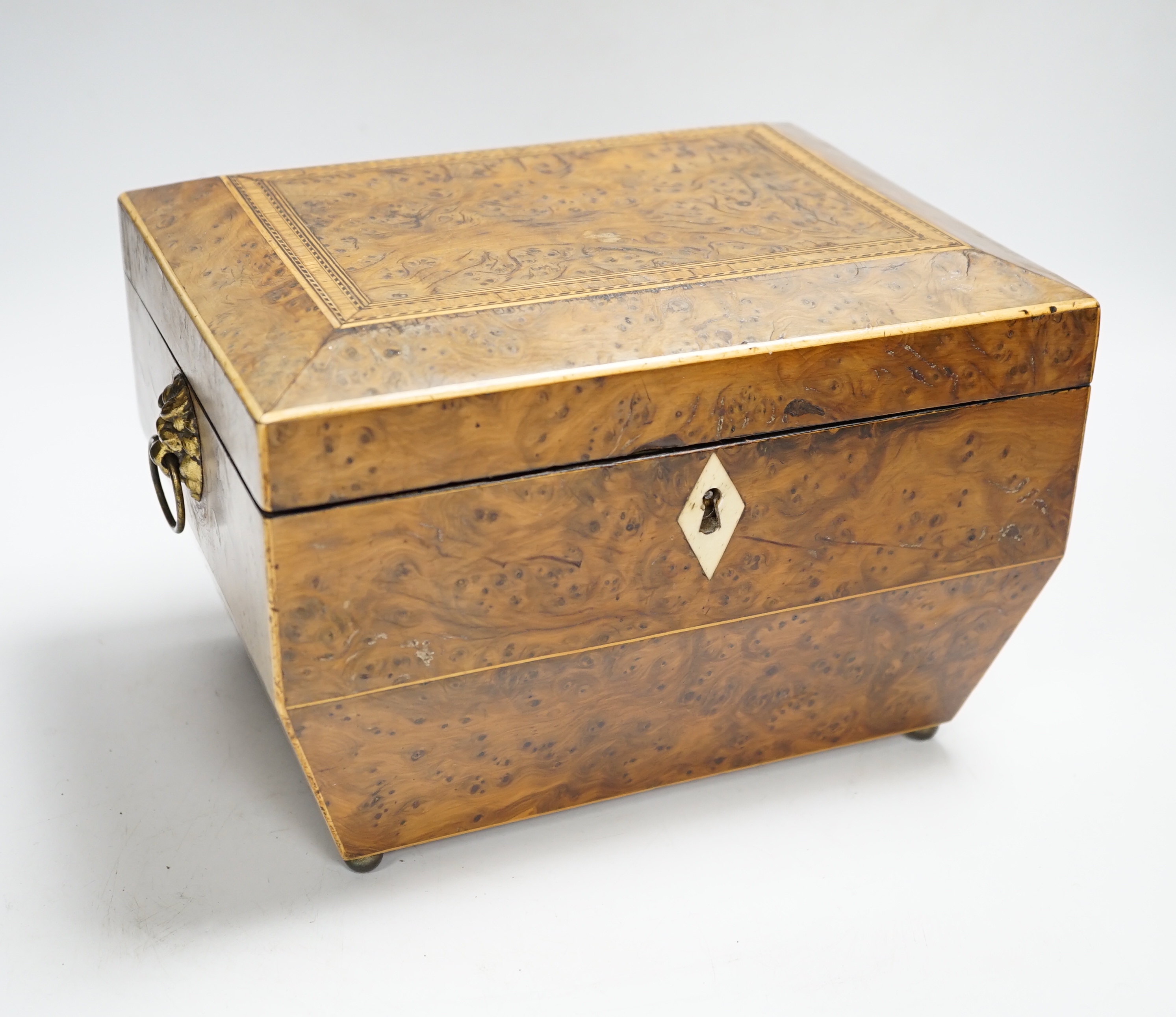 A Regency period burr yew casket with bone lozenge escutcheon, 23 x 18 x 16cm